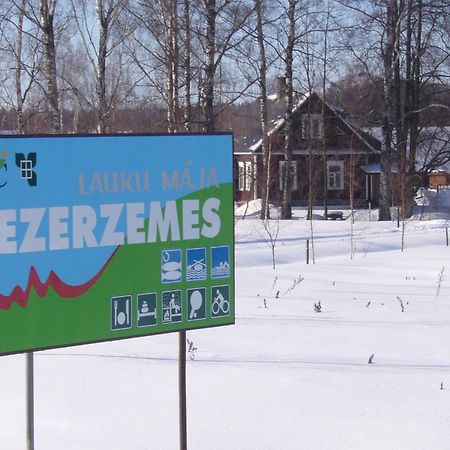 Ezerzemes Guest House Nirza Exterior foto