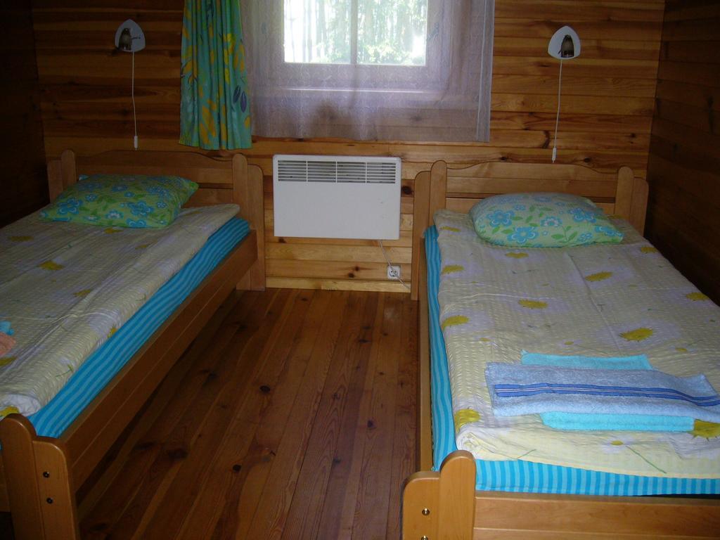 Ezerzemes Guest House Nirza Cameră foto
