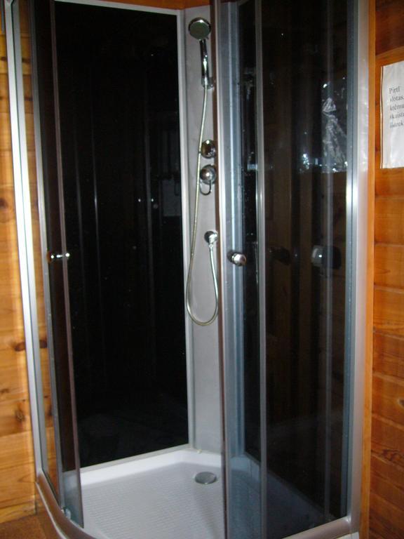 Ezerzemes Guest House Nirza Cameră foto